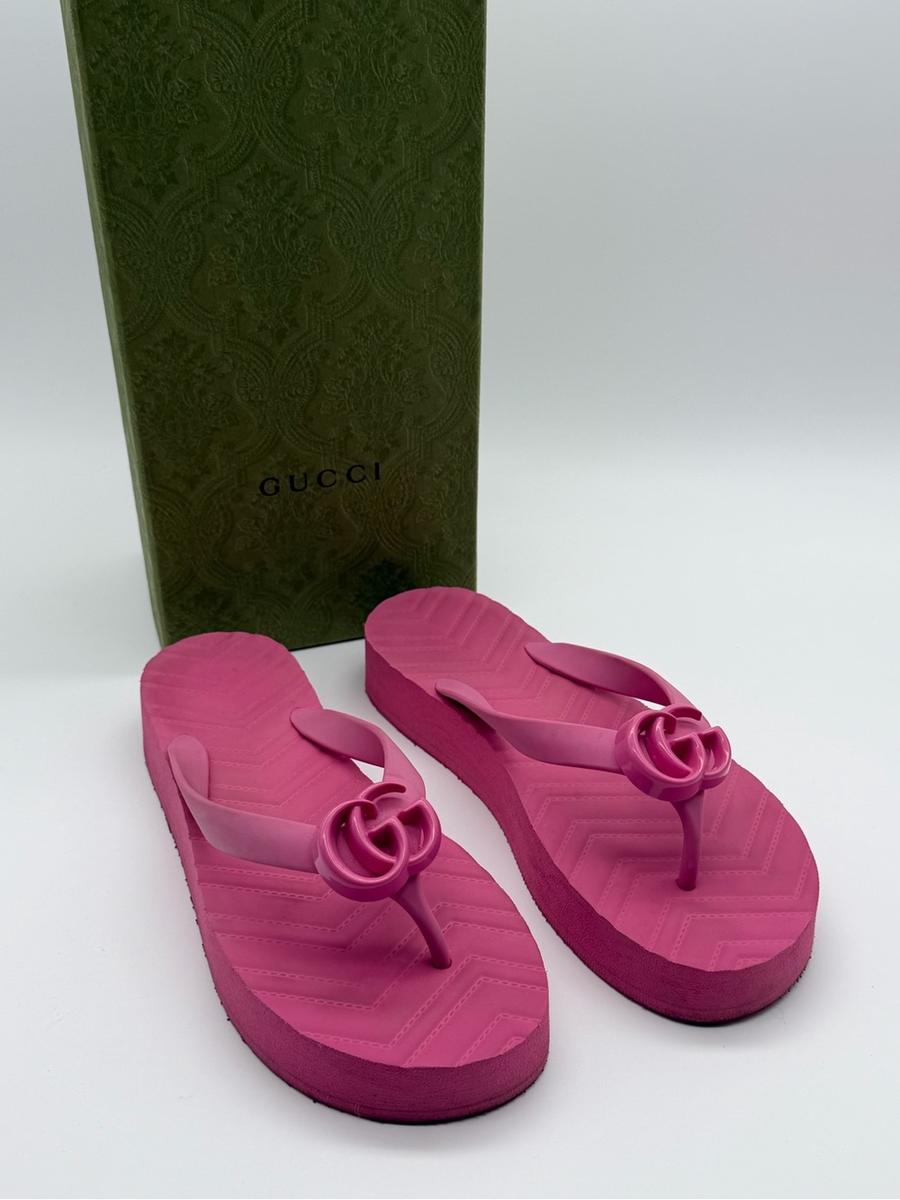 Gucci Pascar Pink Rubber Platform Double G Logo Flip Flop Thong Sandals Size 6